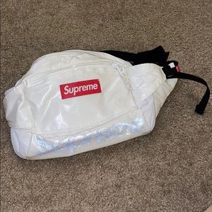 supreme fanny pack white